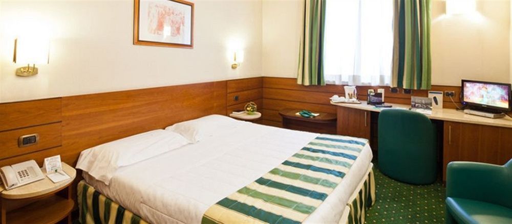 Hotel Mirage Lido di Classe Buitenkant foto