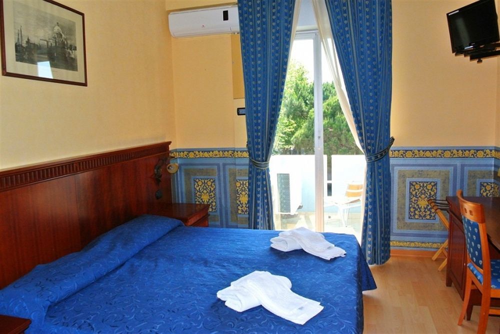 Hotel Mirage Lido di Classe Buitenkant foto
